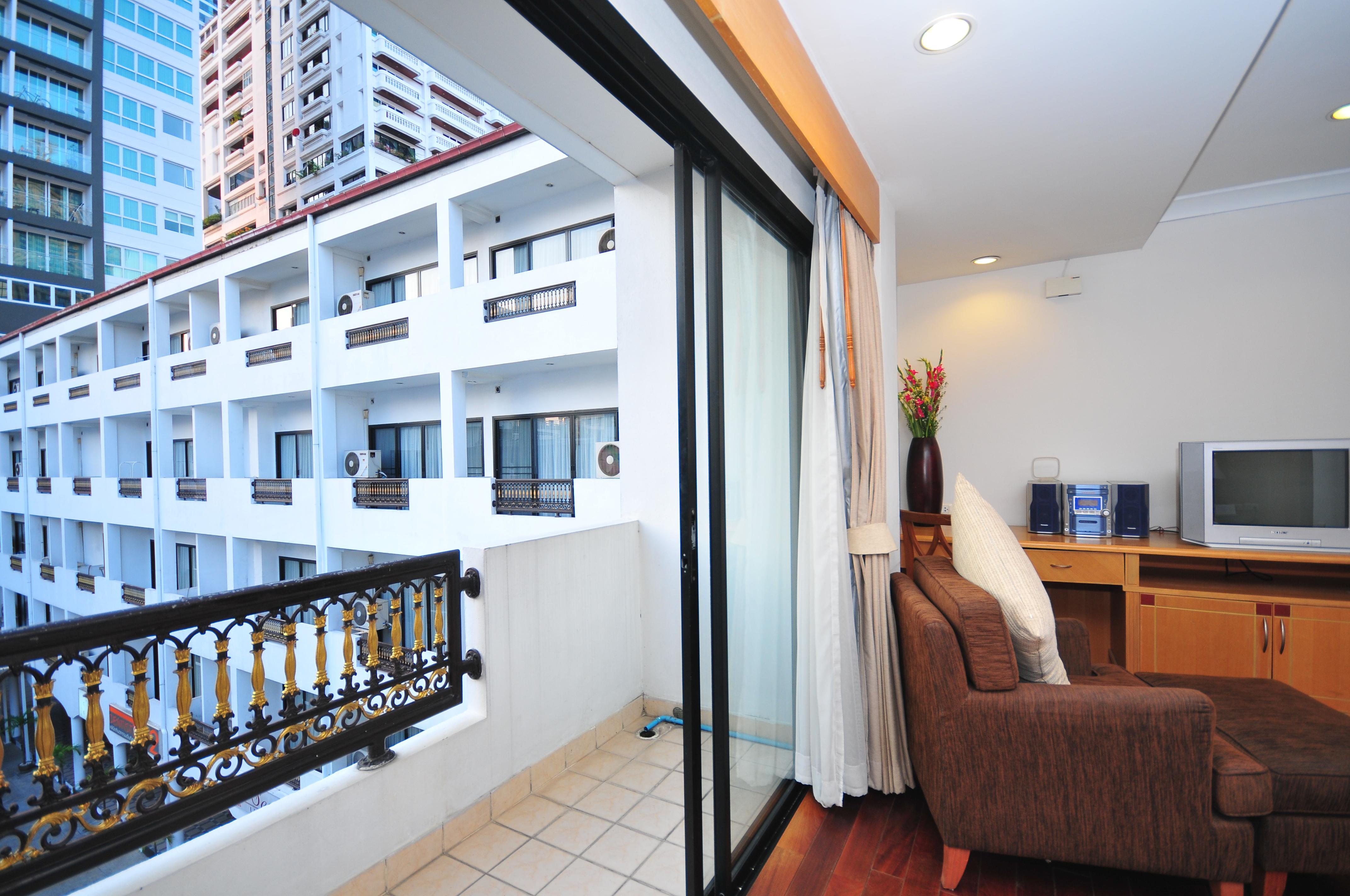 Admiral Suites Bangkok Room photo