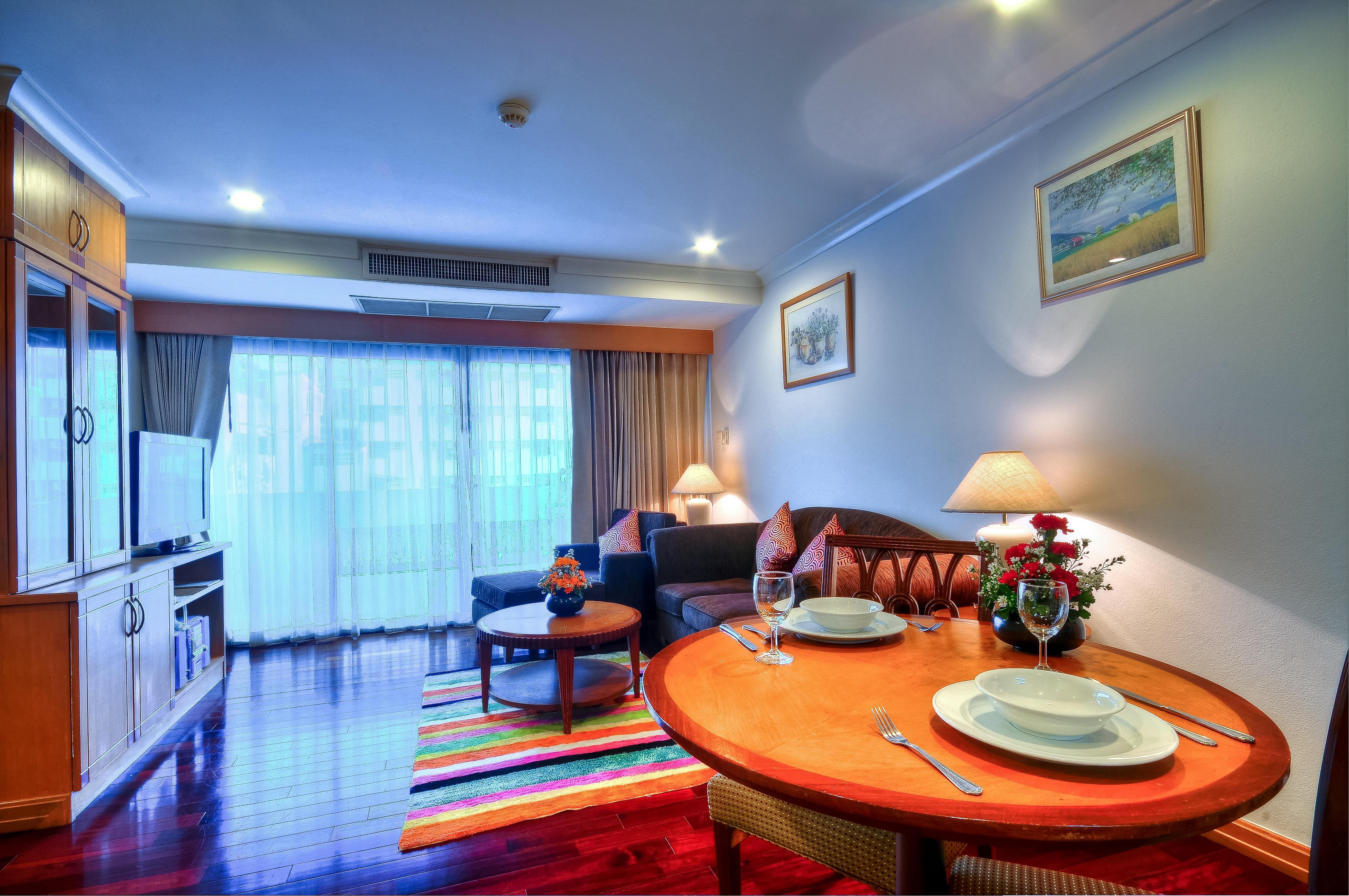 Admiral Suites Bangkok Exterior photo