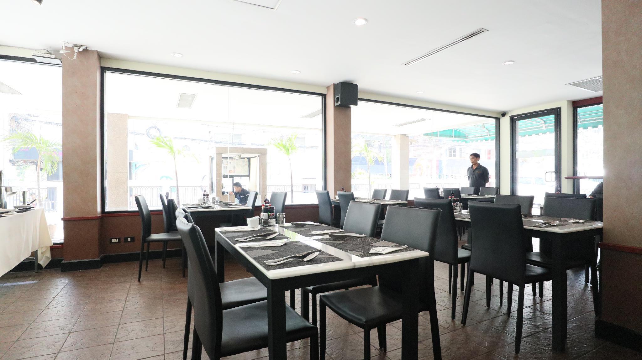 Admiral Suites Bangkok Exterior photo
