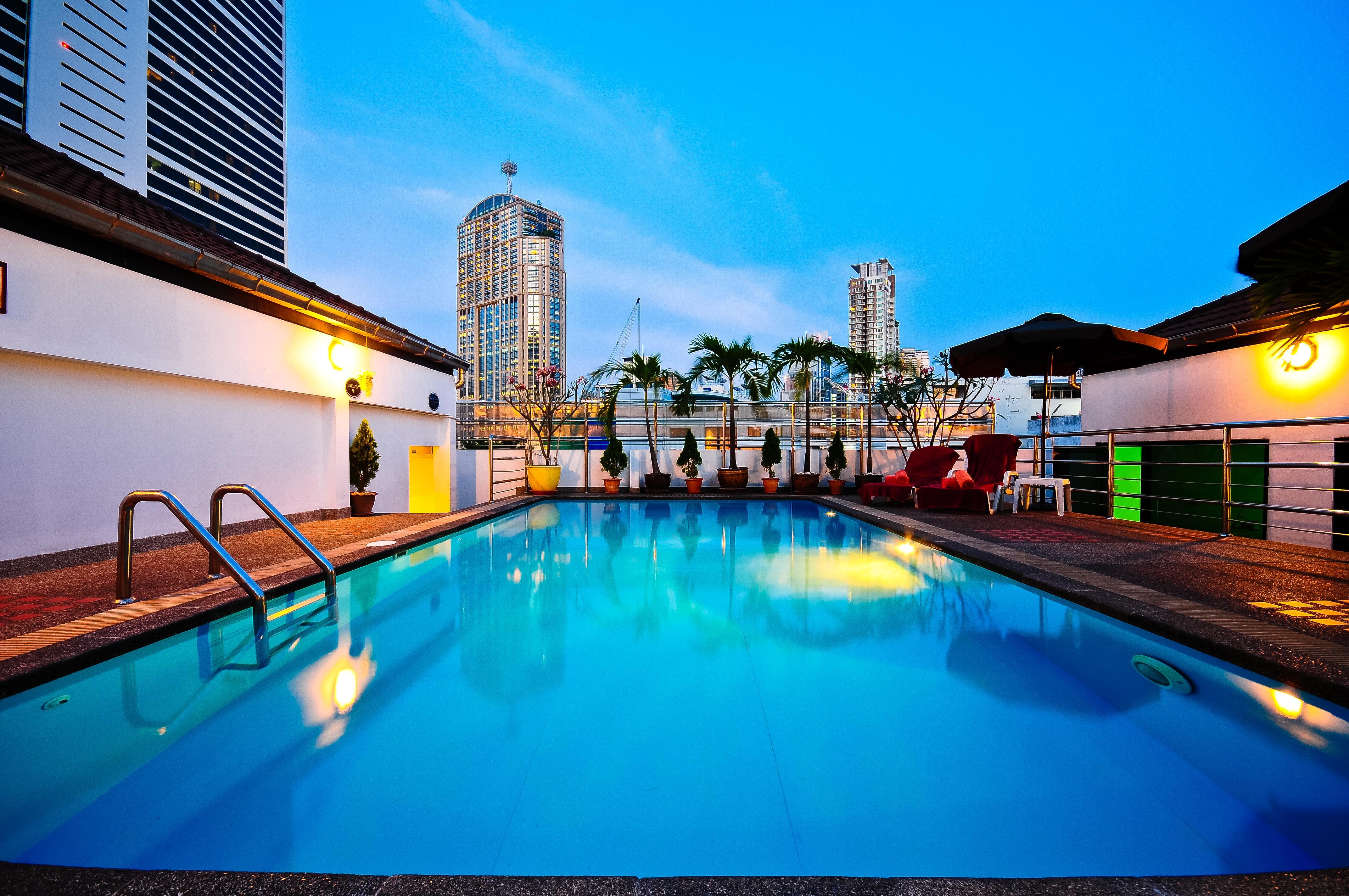 Admiral Suites Bangkok Exterior photo