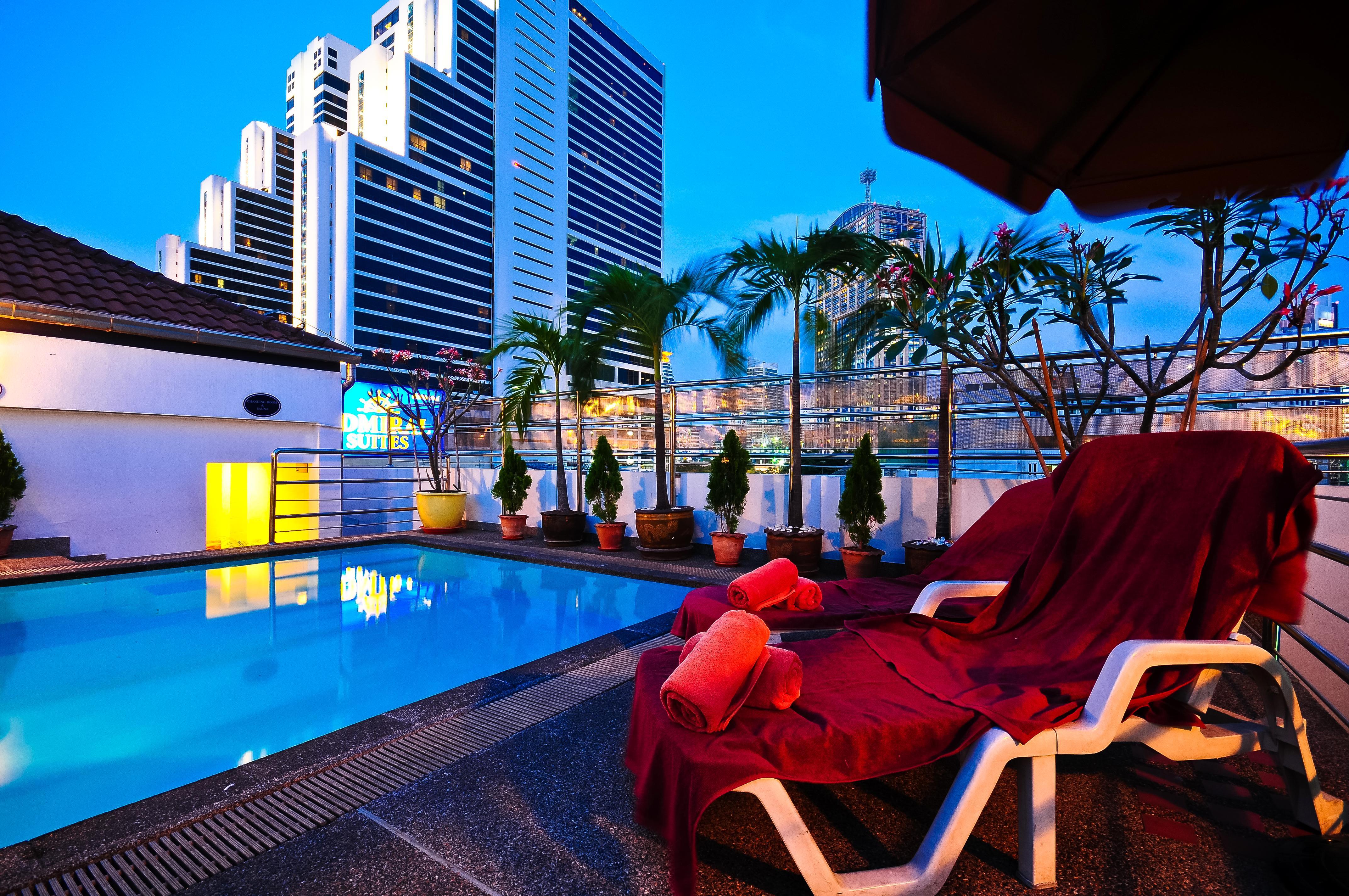 Admiral Suites Bangkok Exterior photo