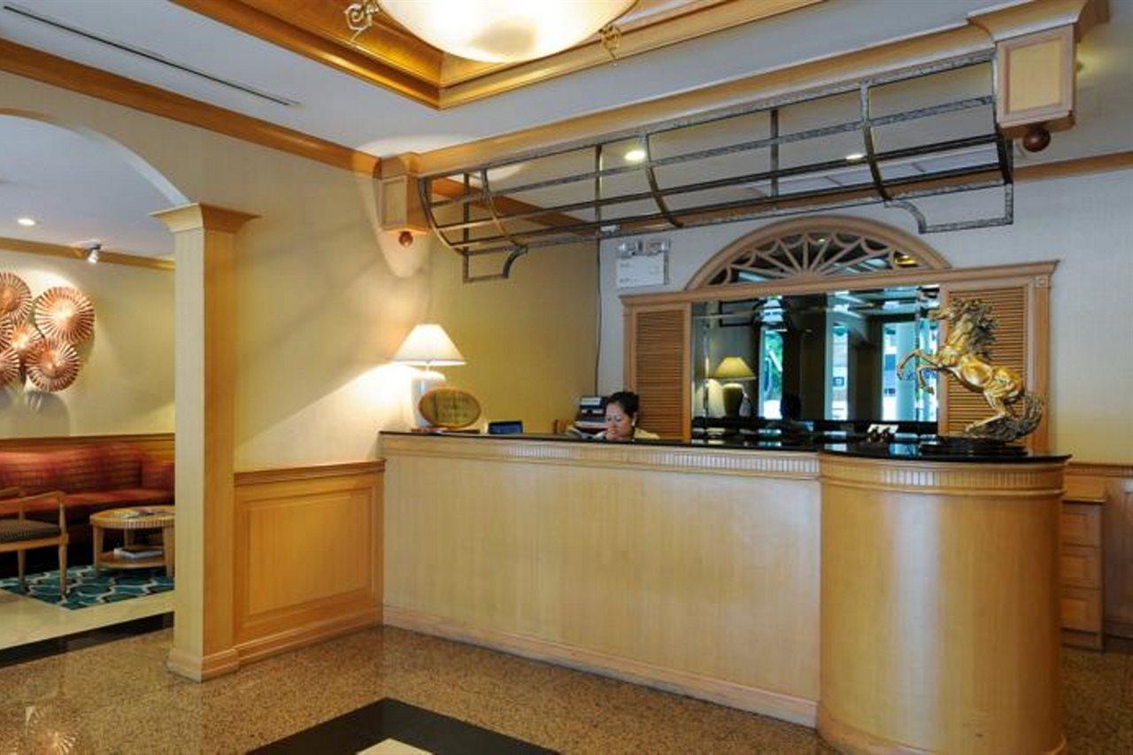 Admiral Suites Bangkok Exterior photo