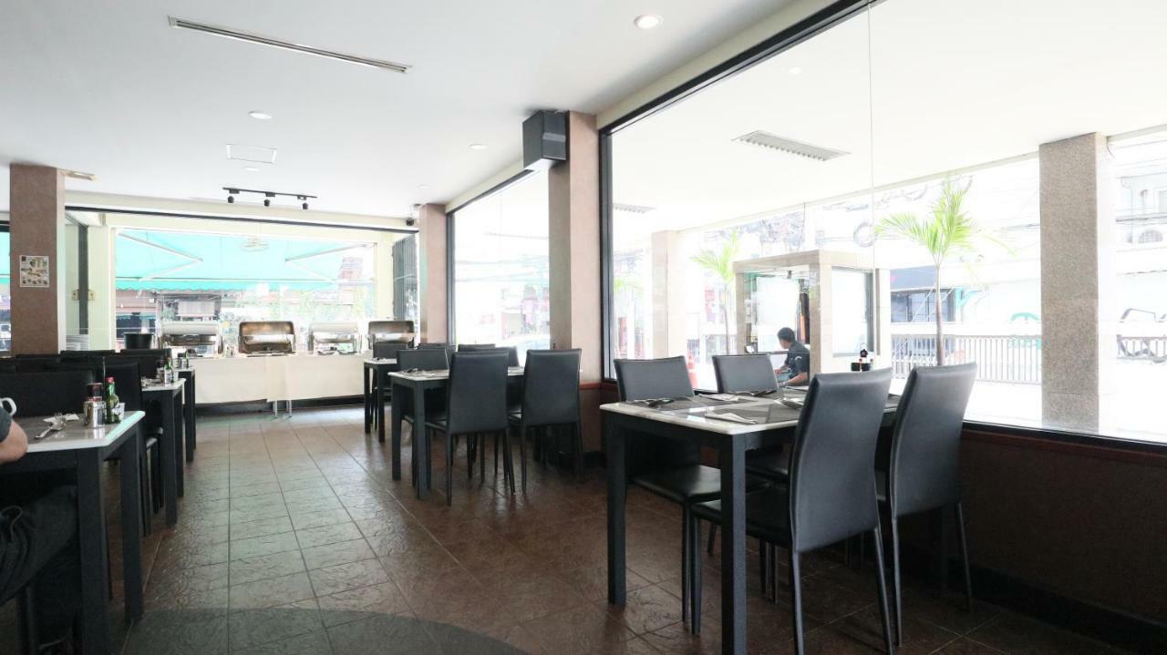 Admiral Suites Bangkok Exterior photo