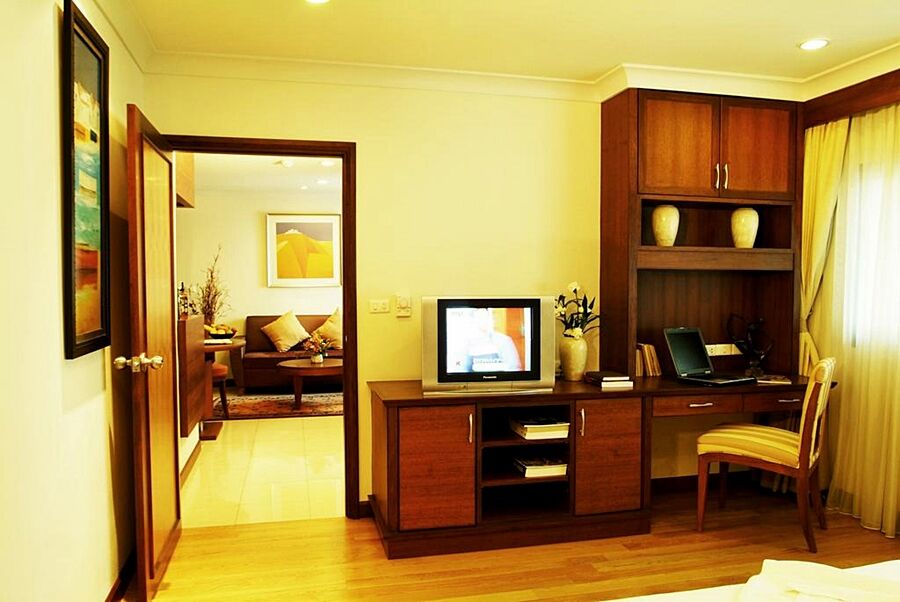 Admiral Suites Bangkok Exterior photo